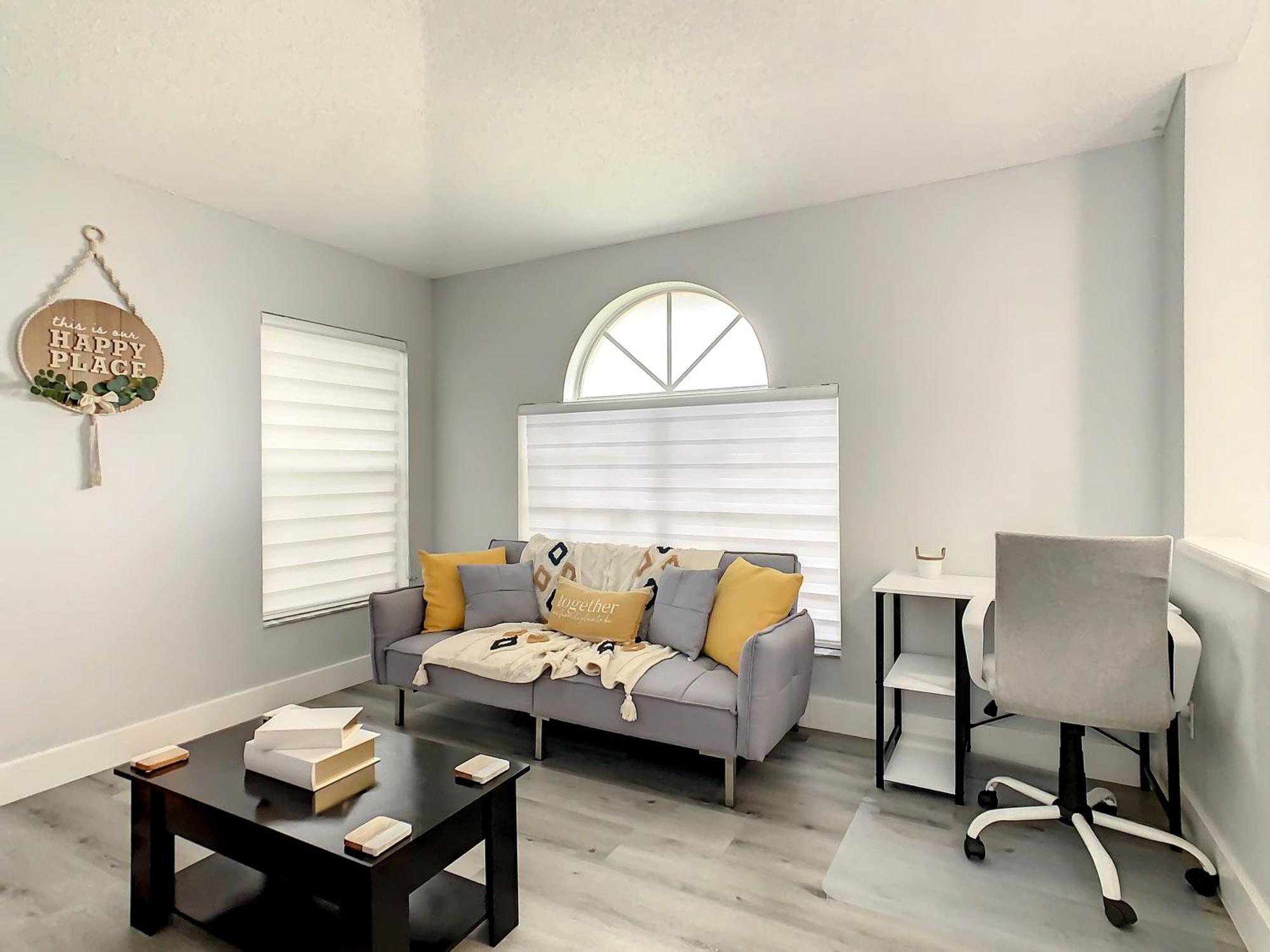Casita Mi Encanto A Cozy & Spacious House, 4-bedroom 3-bath & Pool Casa de Férias *